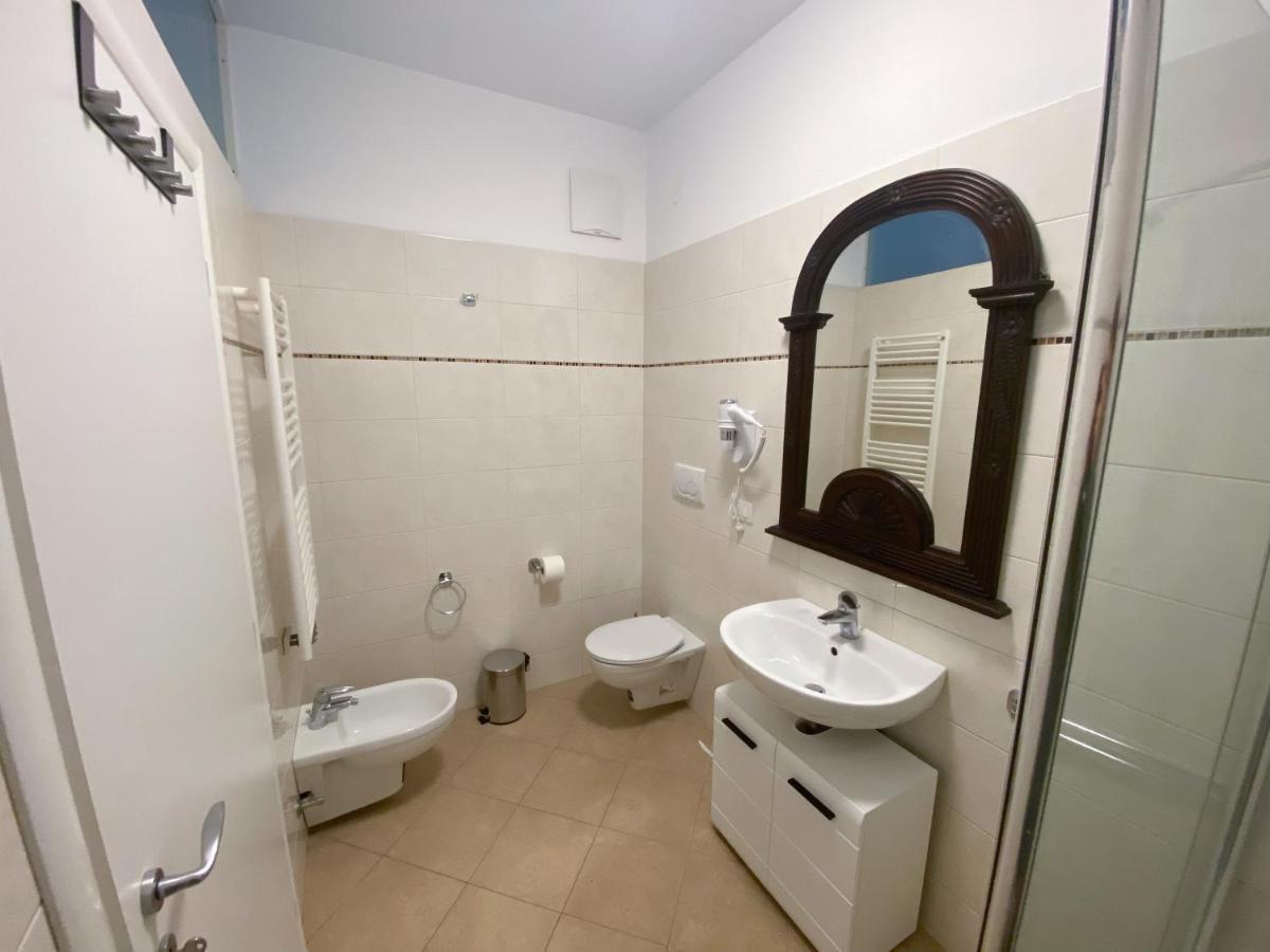 Living Vittoria: Vicino Al Centro Di Bolzano Apartment Ngoại thất bức ảnh